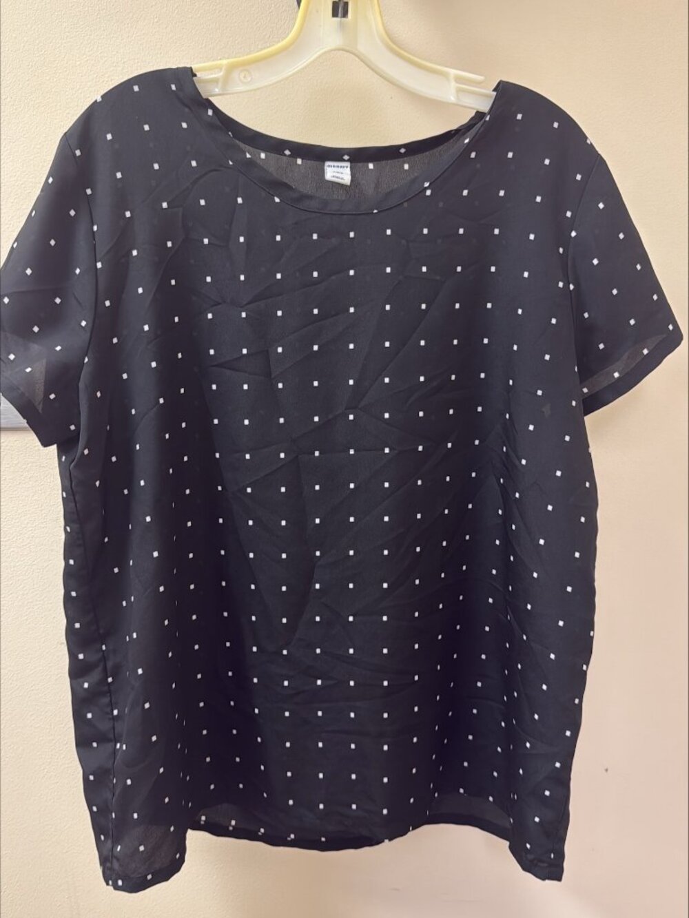 Old Navy Black Sheer Blouse with White Geometric Dot Print | Large | Short Sleev